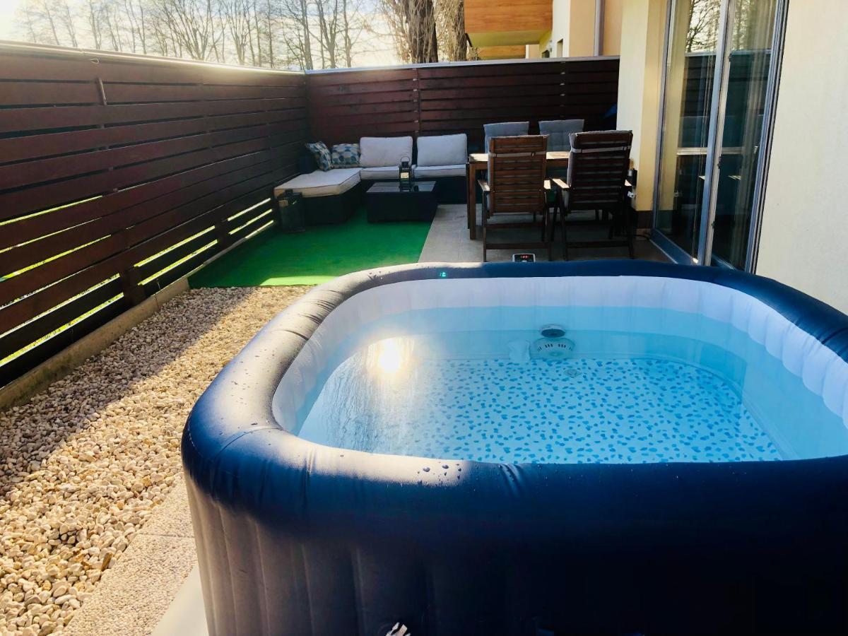 Jenny With Jacuzzi Apartment *